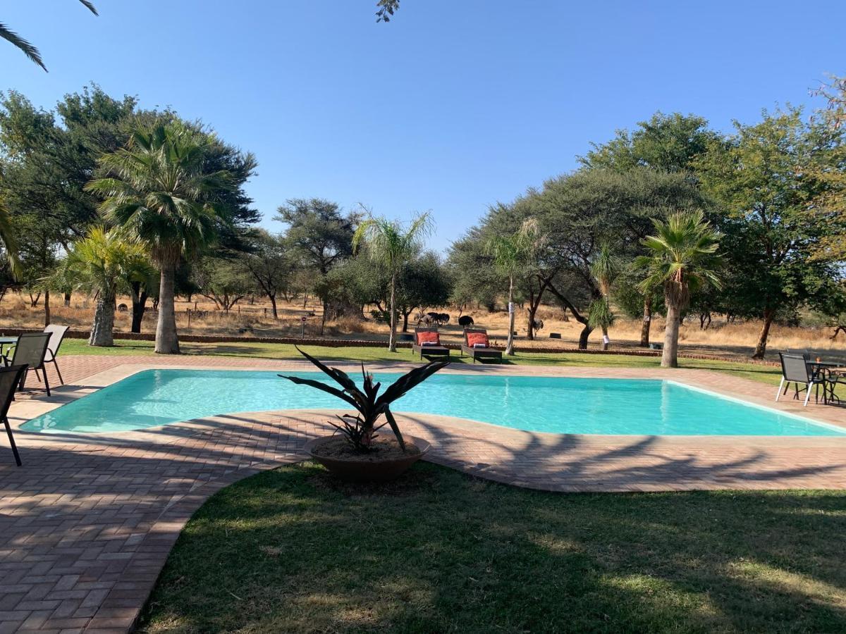 Otjibamba Lodge โอชิวารองโก ภายนอก รูปภาพ