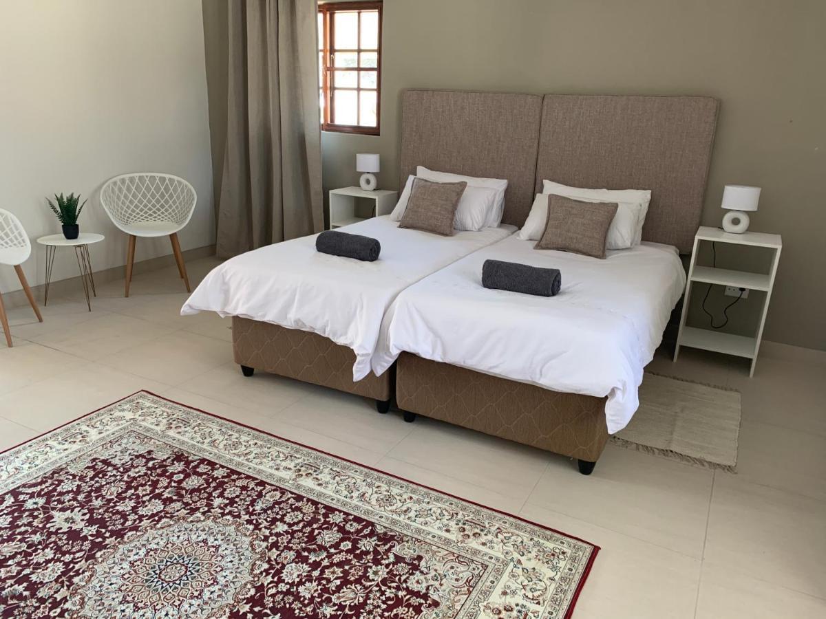 Otjibamba Lodge โอชิวารองโก ภายนอก รูปภาพ