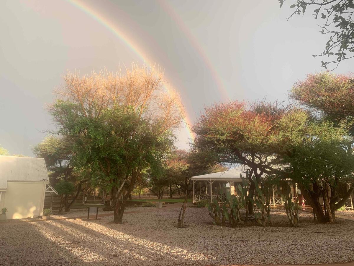 Otjibamba Lodge โอชิวารองโก ภายนอก รูปภาพ