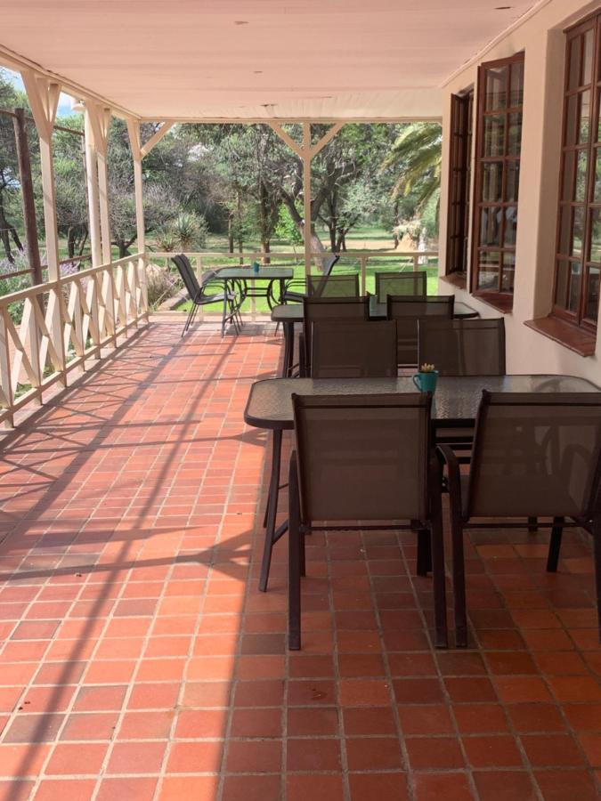 Otjibamba Lodge โอชิวารองโก ภายนอก รูปภาพ