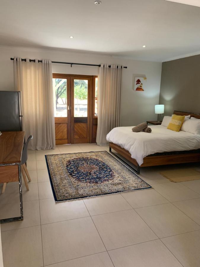 Otjibamba Lodge โอชิวารองโก ภายนอก รูปภาพ