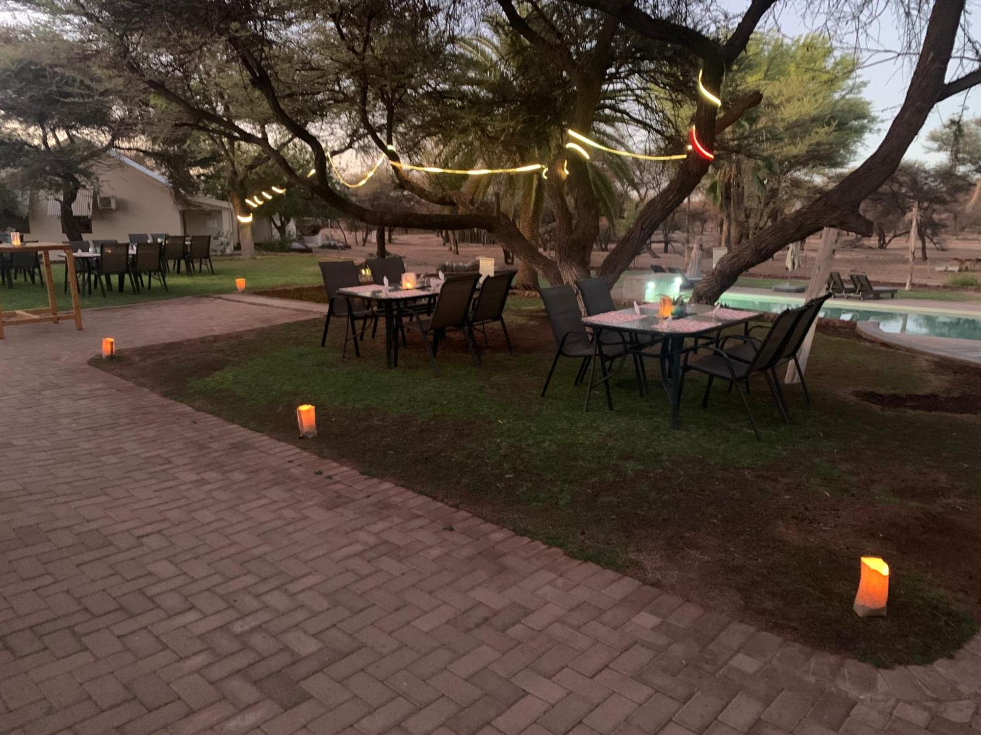 Otjibamba Lodge โอชิวารองโก ภายนอก รูปภาพ